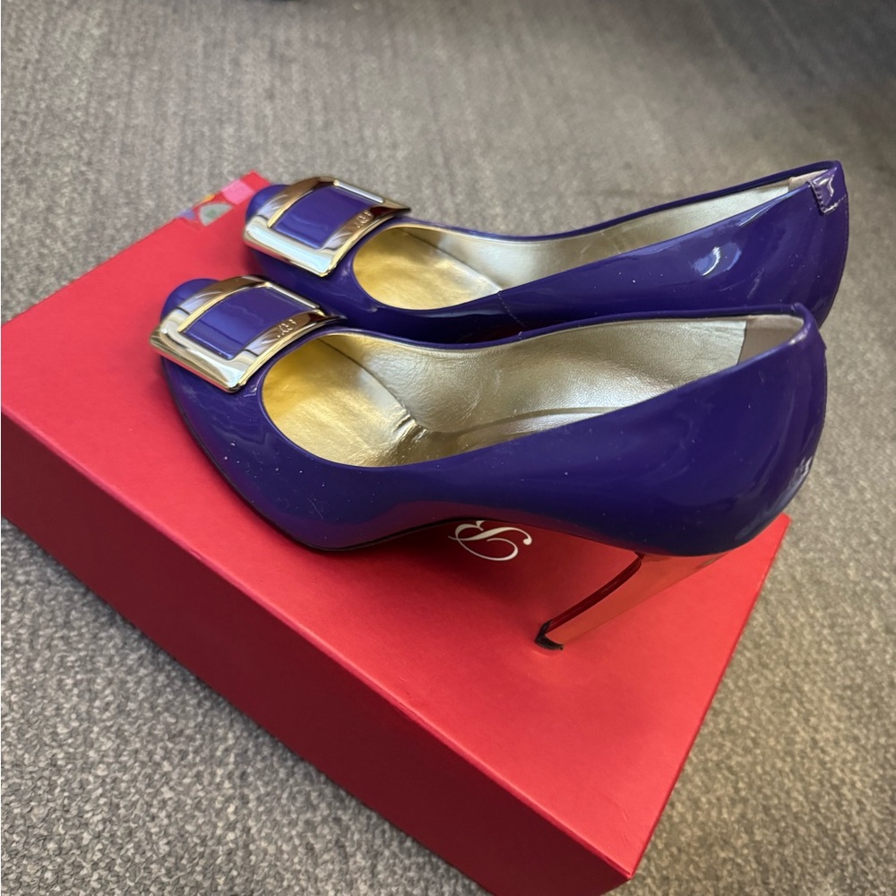 Purple and Gold Heels with Elegant Design